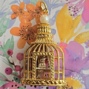 Vintage Avon birdcage pendant Plume bird cage 1996 gold tone pearl necklace